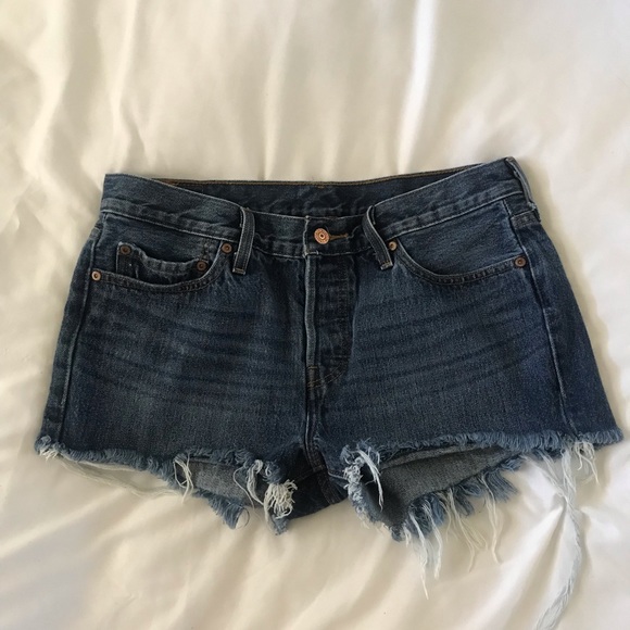Levi's Shorts - Picture 2 of 3